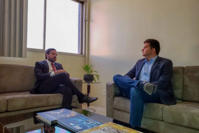 Rui Palmeira e Nivaldo Barbosa debatem a situação do Pinheiro.