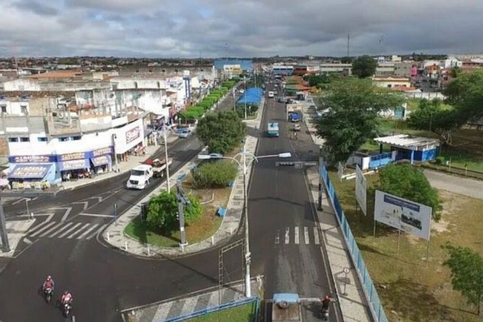 Na cidade, professores prometem divulgar falta de informação do parlamentar nas emissoras de rádios locais