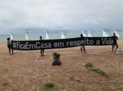 Vídeo: jangadeiros da Pajuçara fazem homenagem às vítimas fatais da Covid-19 em AL