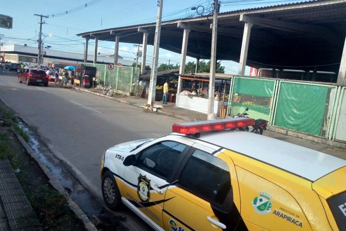 Com apoio de secretarias SMTT mantém fluidez no transito no mercado público de Arapiraca