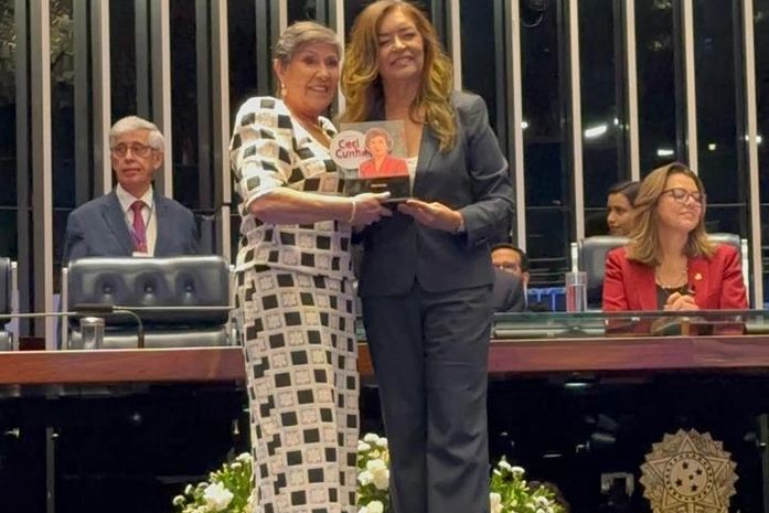 No Senado, ex-prefeita e ex-deputada federal Célia Rocha é homenageada com a Comenda Ceci Cunha