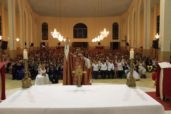 Padre Murilo recebe homenagens do povo católico de Arapiraca
