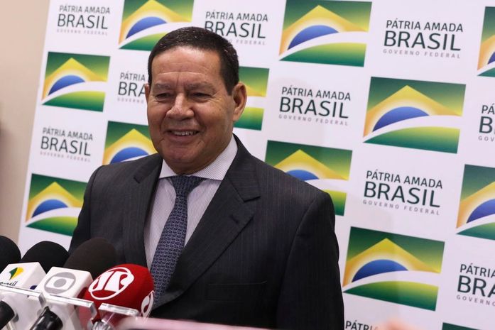 Governo publica decreto para contratar militares no serviço público