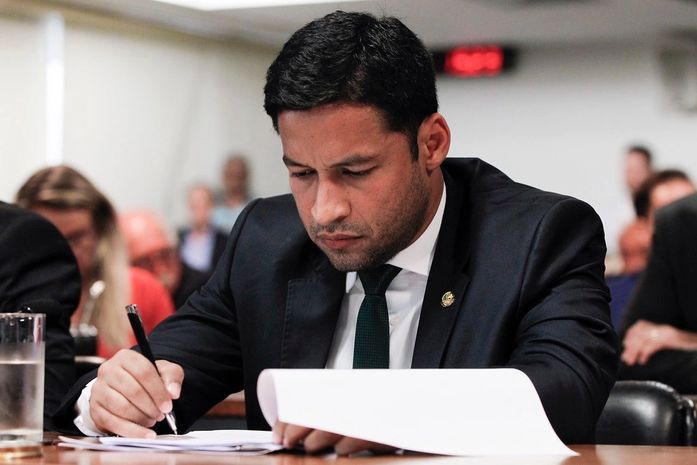 Rodrigo Cunha propõe ao governo e a empresas medidas de enfrentamento ao coronavírus