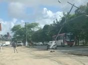 Acidente aconteceu na Avenida Durval de Goes Monteiro, parte alta de Maceió.