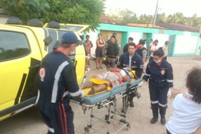 Tentativa de assalto deixa vítima e acusado feridos em Arapiraca
