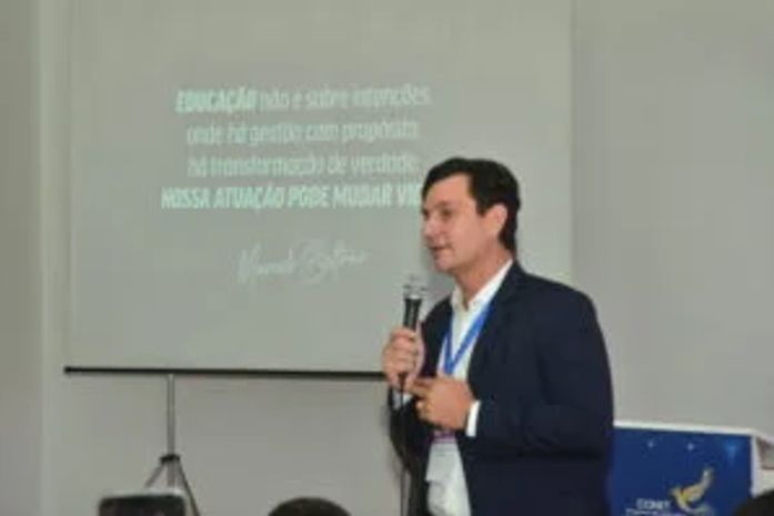 Marcelo Beltrão apresenta caso de Coruripe em congresso nacional de educação em Gramado/RS