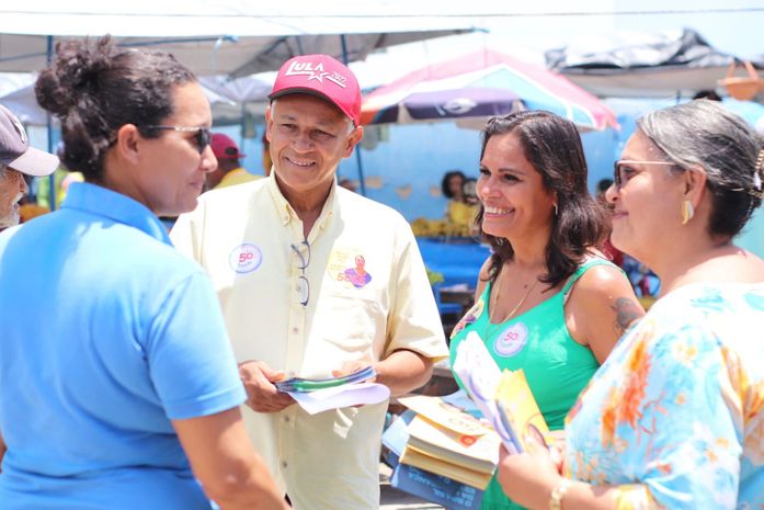 Campanha corpo a corpo de Cícero e Eliane ganha simpatia de milhares de alagoanos