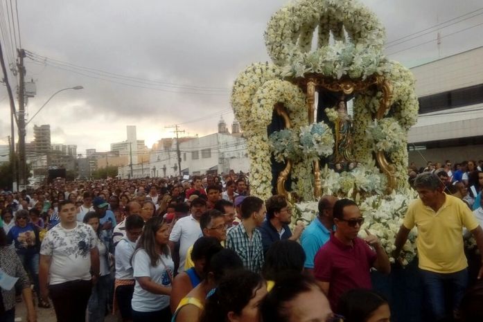 O percurso durou cerca de 1h e contou com a imagem de Nossa Senhora de Fátima, vinda de Portugal.