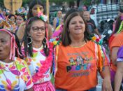 No meio do povo, Ziane Costa abre o Carnaval fortalecendo apoio a entidades sociais