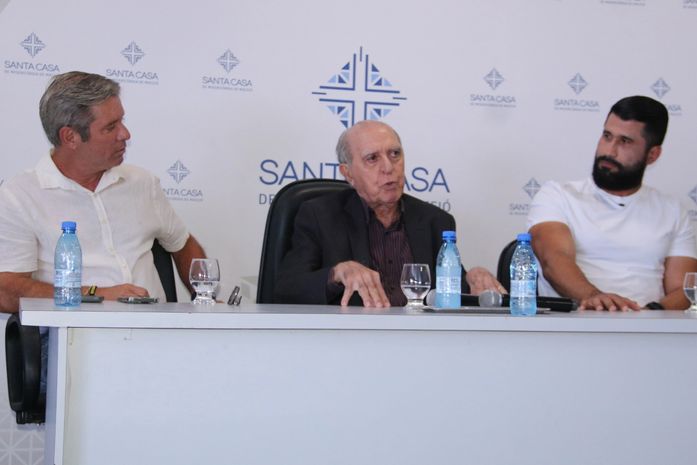 Provedor da Santa Casa de Maceió recebe visita de parlamentares