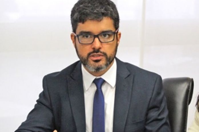 Diretor-presidente do Detran, Adrualdo Catão