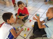 Alunos da Educação Especial realizam exposição de jogos do Projeto Matemática Inclusiva.