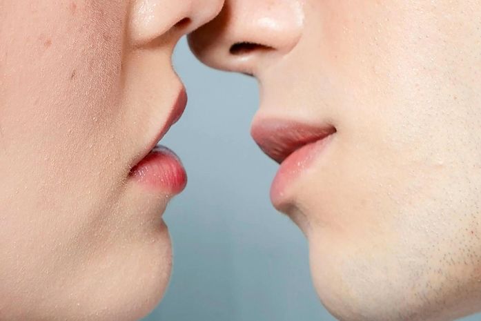 Doenças podem ser transmitidas pelo beijo e pela saliva