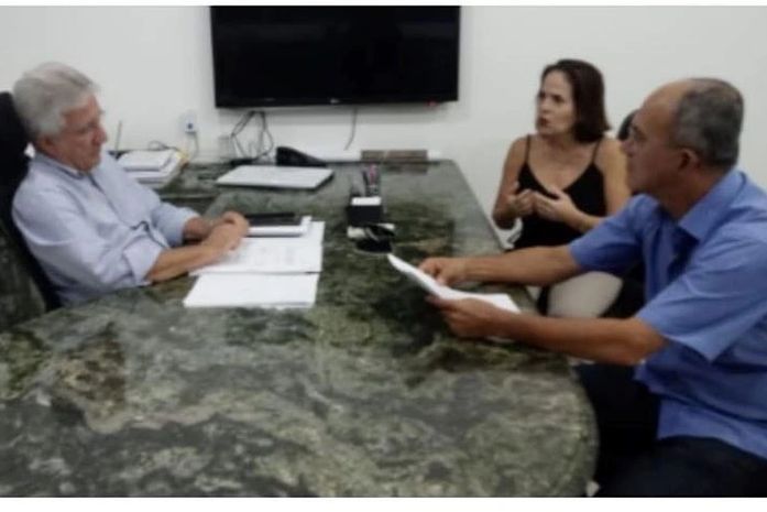 diretor-presidente do DER/AL, Hélder Gazzaneo, prefeita Rita e seu secretário Welington