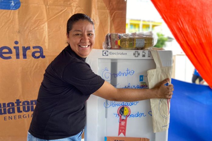 Equatorial encerra mutirão de serviços com entrega de geladeiras novas em Minador do Negrão