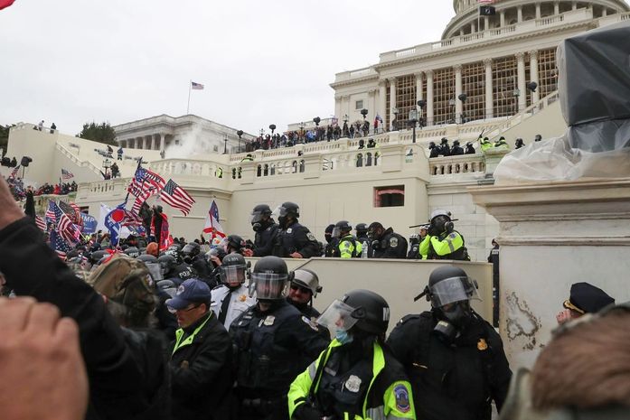 Políticos alagoanos comentam invasão ao Congresso dos EUA: "Ato de violência à democracia"