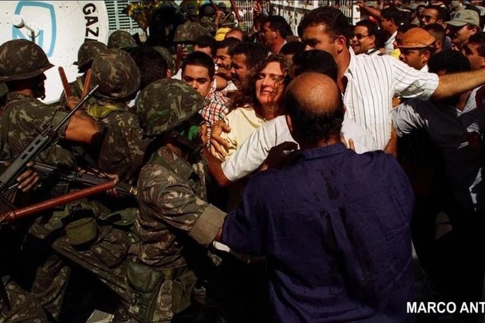 Fome, salários atrasados e confronto com o Exército: o dia que derrubou um governador em AL