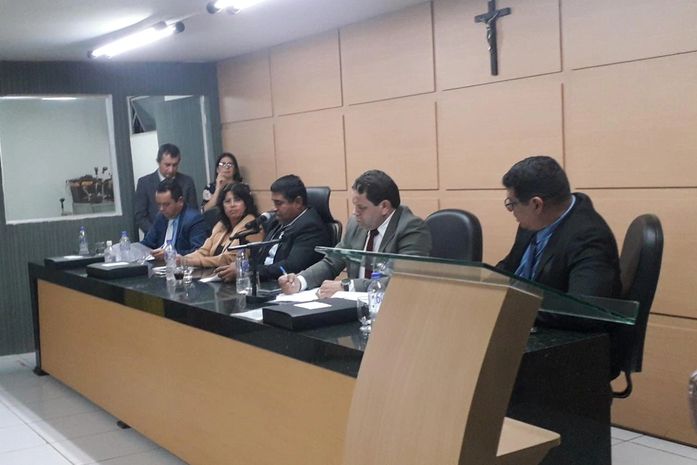 Câmara de Arapiraca: nova mesa diretora conduz primeira sessão ordinária sob a presidência de Sérgio do sindicato
