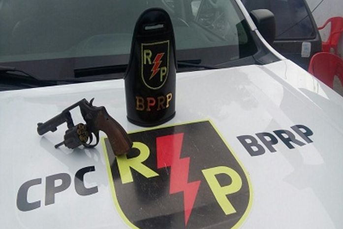 Arma apreendida na ação