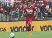 Focado na vitória, Welinton Junior revela cobrança por voltar a marcar gols no CRB