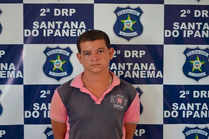 Reginaldo Menino dos Santos, 28 anos, foi preso em flagrande em Santana do Ipanema.