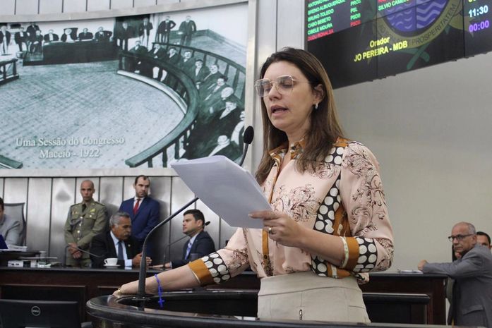 “Cada votação deve sempre olhar e apontar investimentos para e nas mulheres”, defende Jó em discurso na ALE