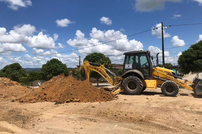 Prefeitura de Branquinha inicia terraplanagem para construção da Creche CRIA