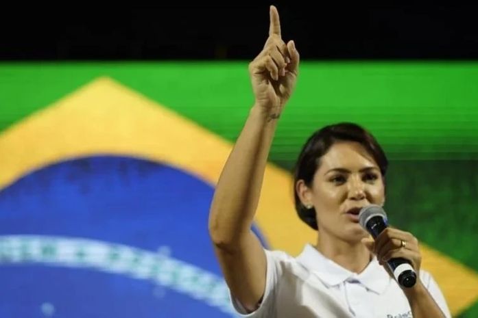 A “sujeira” de Michele Bolsonaro e a construção de uma candidatura
