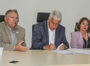 Clínicas formalizam prestação de serviço com o Município