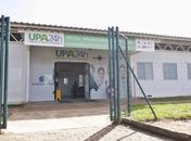 Mulher fica ferida após ser "jogada" de veículo na esquina de UPA, em Palmeira 