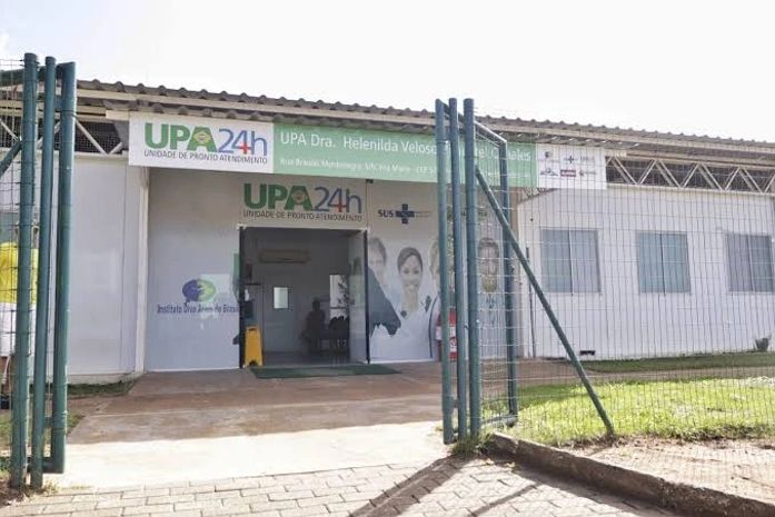 Mulher fica ferida após ser "jogada" de veículo na esquina de UPA, em Palmeira 