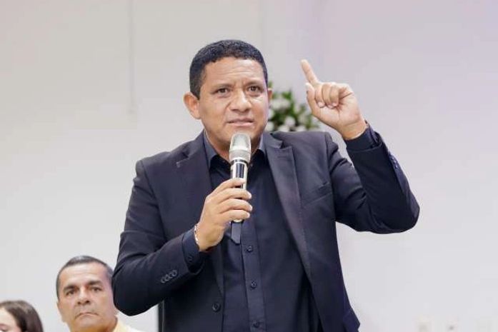 Se Arapiraca tem Daniel Barbosa, por que Palmeira não pode ter Júlio Cezar?