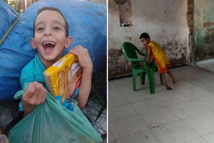 Com a cadeira de plástico que a mãe, catadora de recicláveis, encontrou no lixo, João se sente livre e brinca o dia todo.