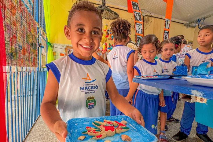 Creche Municipal Suzana Palmeira promove 6ª Expoarte