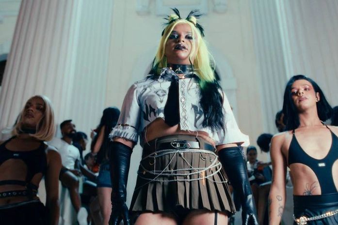 Drag queen Jade Zolita volta aos palcos com novo single e videoclipe gravado em Maceió