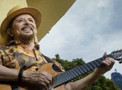 Geraldo Azevedo se apresenta no Teatro Gustavo Leite com ‘Voz e Violão’