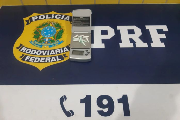PRF em AL prende homem que transportava droga em veículo na BR 101