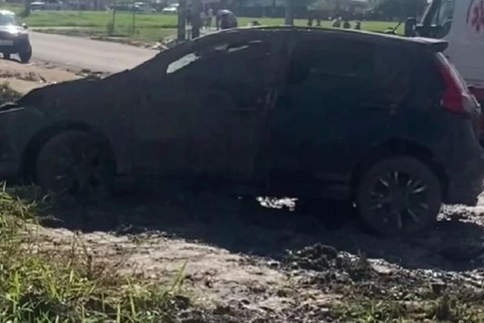 Colisão entre carros deixa três feridos na AL-210; Idoso tem mão dilacerada