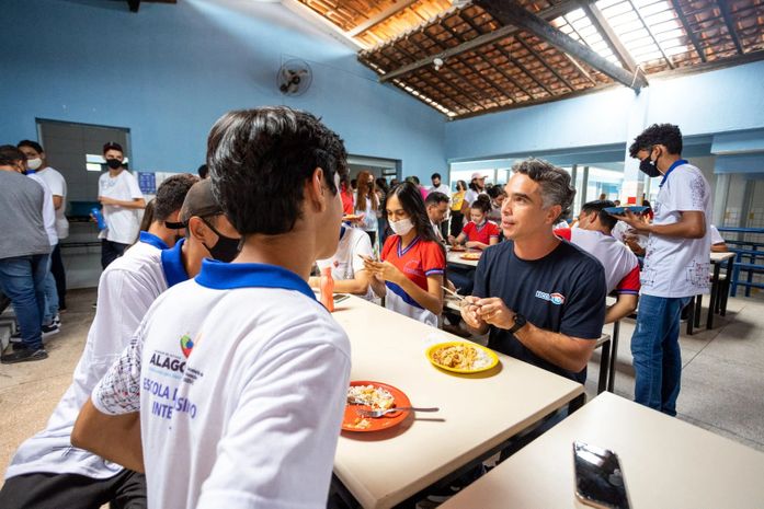 Rafael Brito propõe ampliar recursos da alimentação escolar para alunos mais vulneráveis