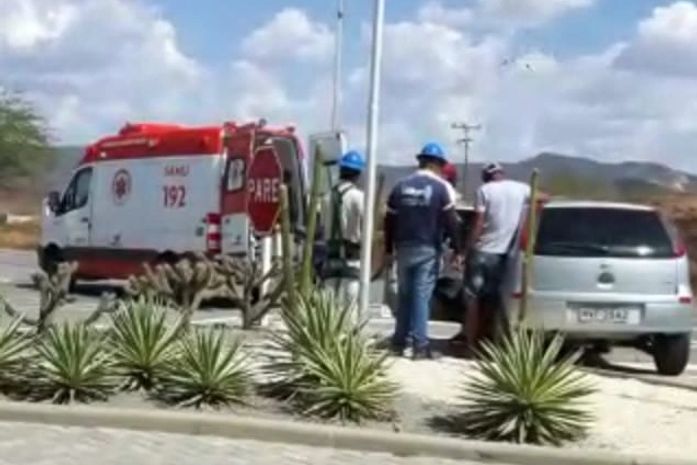 Veículo seguia para Minador do Negrão quando capotou no trevo que dá acesso ao município.