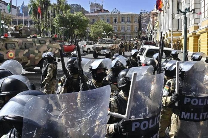 Filhotes da ditadura babando por um golpe