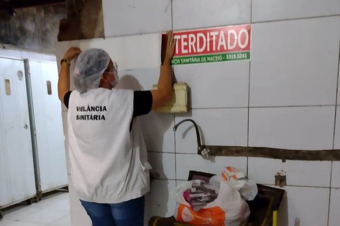Vigilância Sanitária interdita três padarias e apreende 810 kg de alimentos estragados