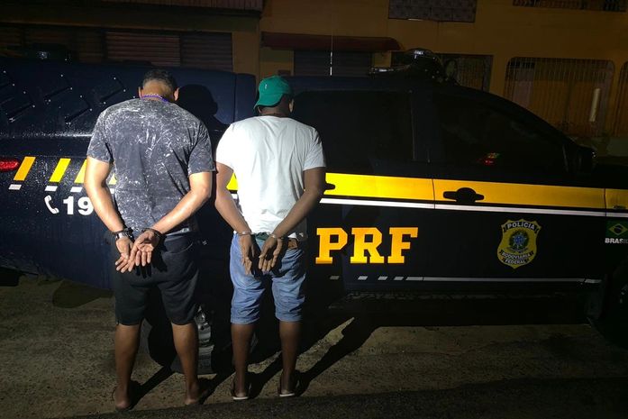 Dois homens são presos por falsidade ideológica e estelionato na BR 101; veja vídeo