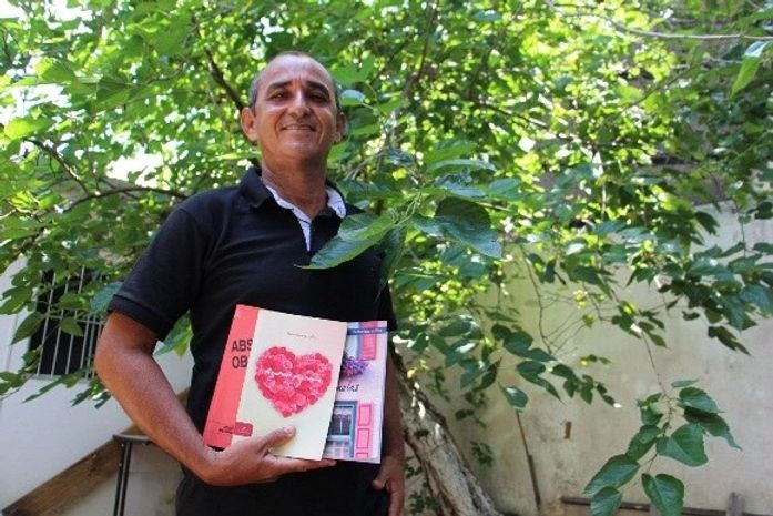 Pedro César da Silva e seus livros