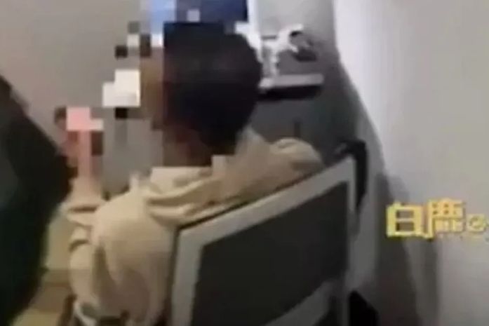 Seguranças descobrem homem morando escondido em shopping há seis meses; ele tinha cama e até escrivaninha para estudar