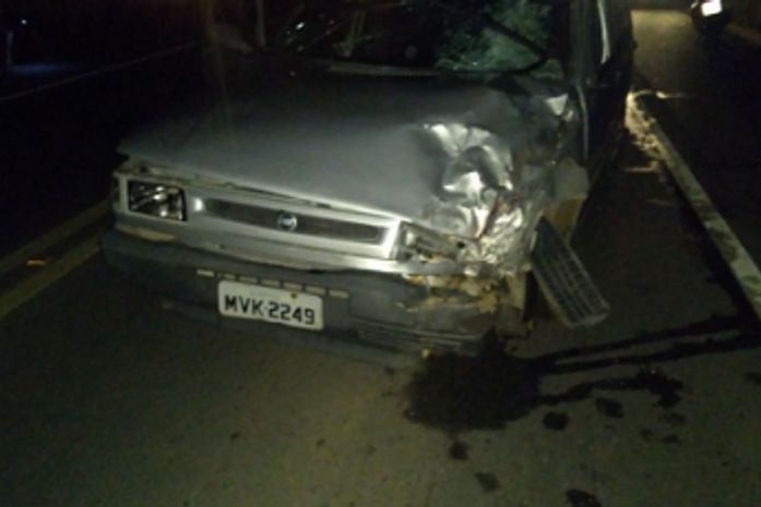 Colisão entre carro e moto deixa uma pessoa morta e duas feridas no Agreste