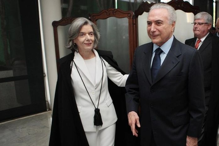 Presidente do STF, ministra Cármen Lúcia, passou à frente o pedido da defesa do presidente da República, Michel Temer