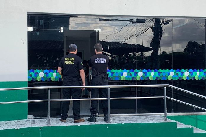 Operação da Polícia Federal mira fraudes com dinheiro do Fundeb e afasta prefeito