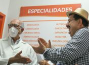 Prefeito Gilberto Gonçalves acompanha atendimento na policlínica em Rio Largo